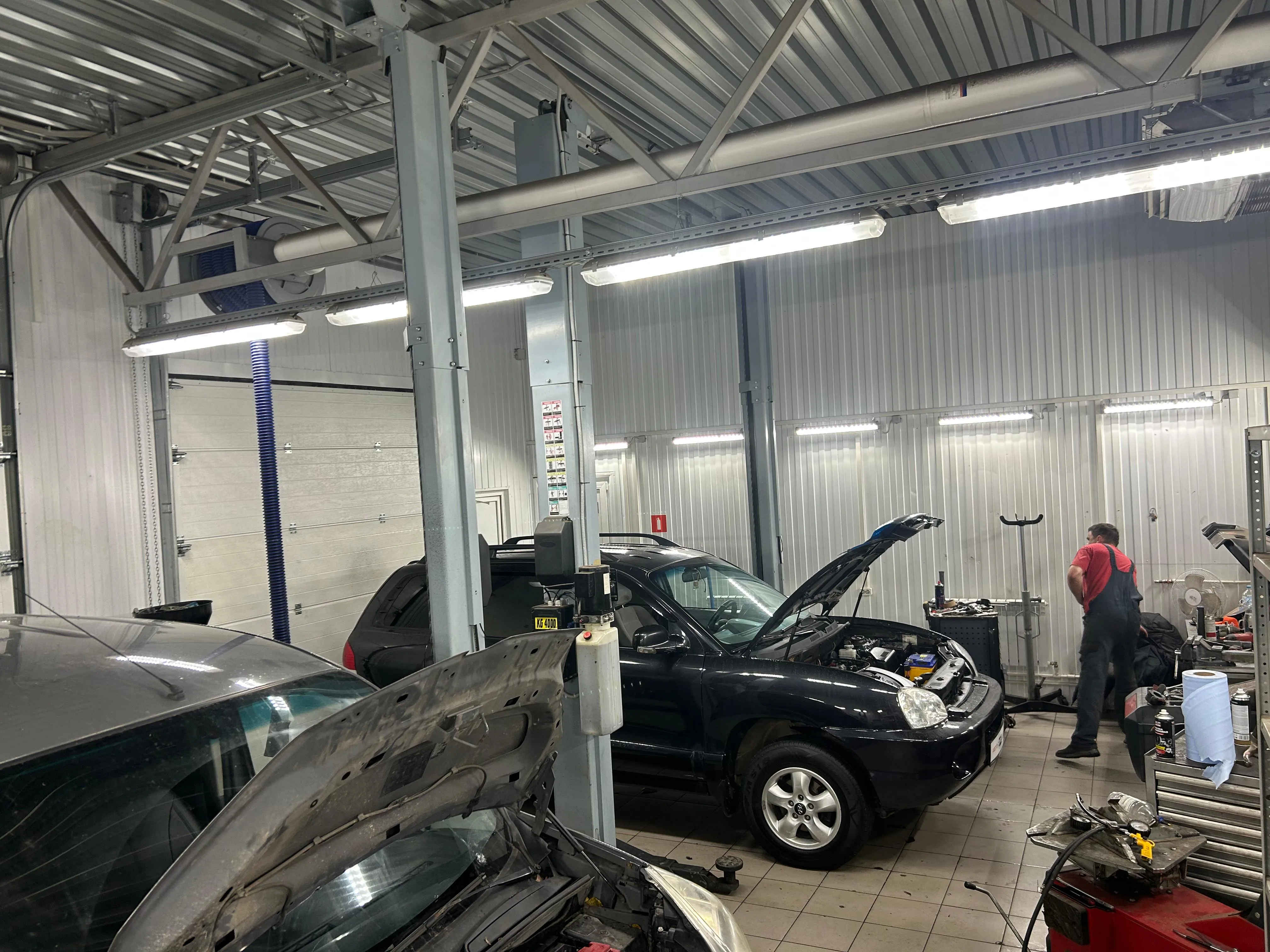 Ремонтная зона автосервиса